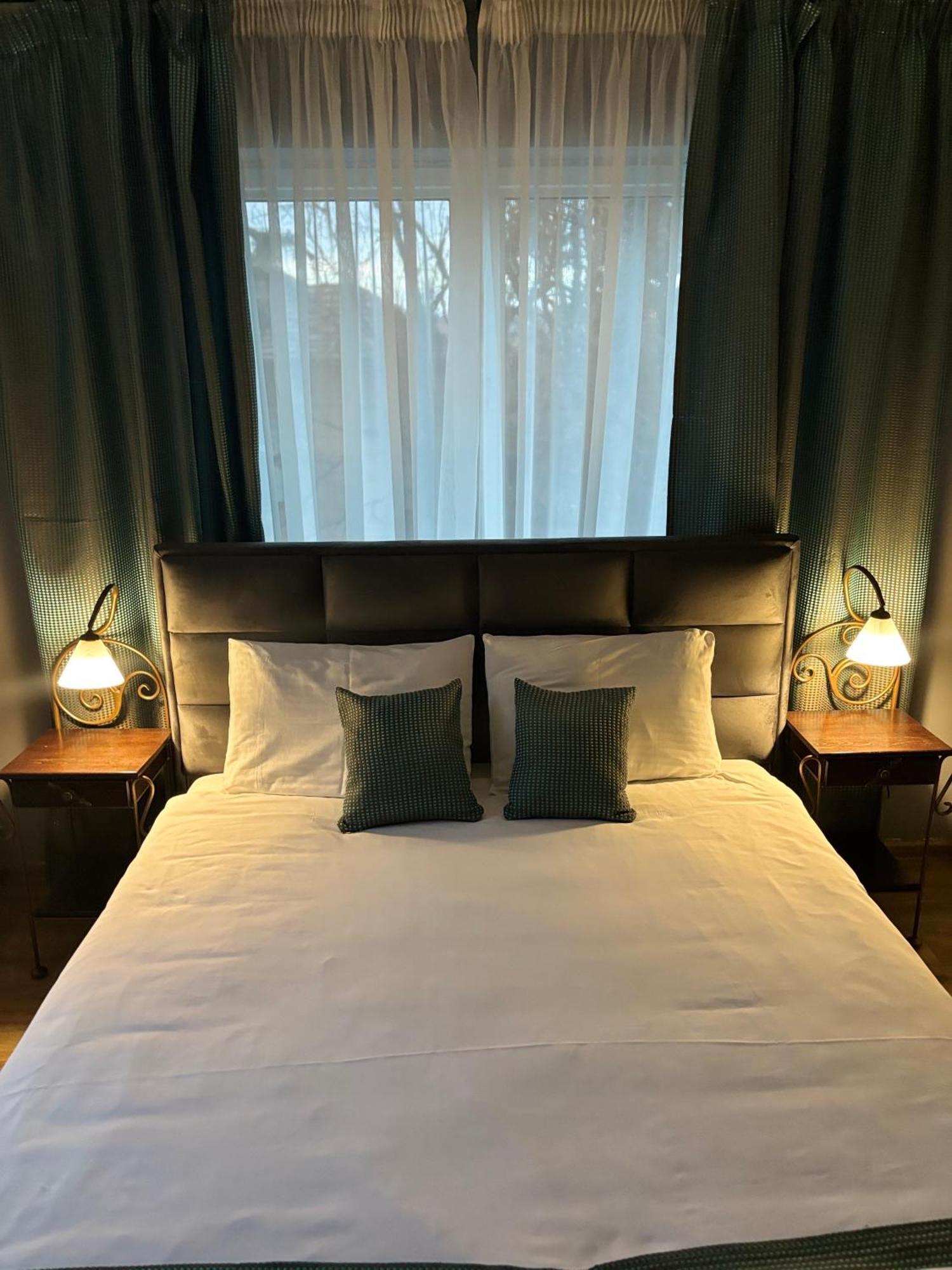 Hotel Dum By Muskat Belgrade Extérieur photo