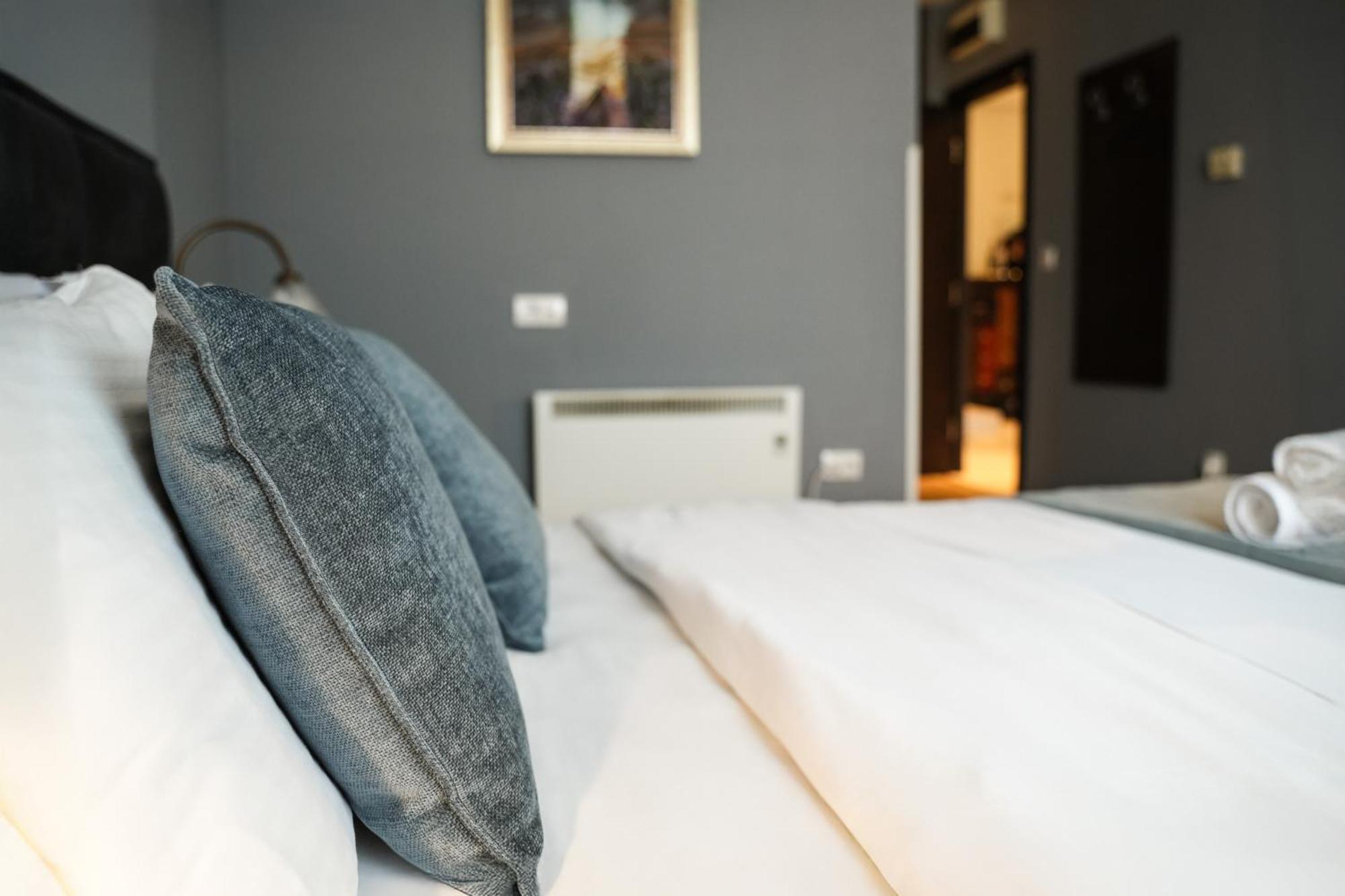 Hotel Dum By Muskat Belgrade Extérieur photo